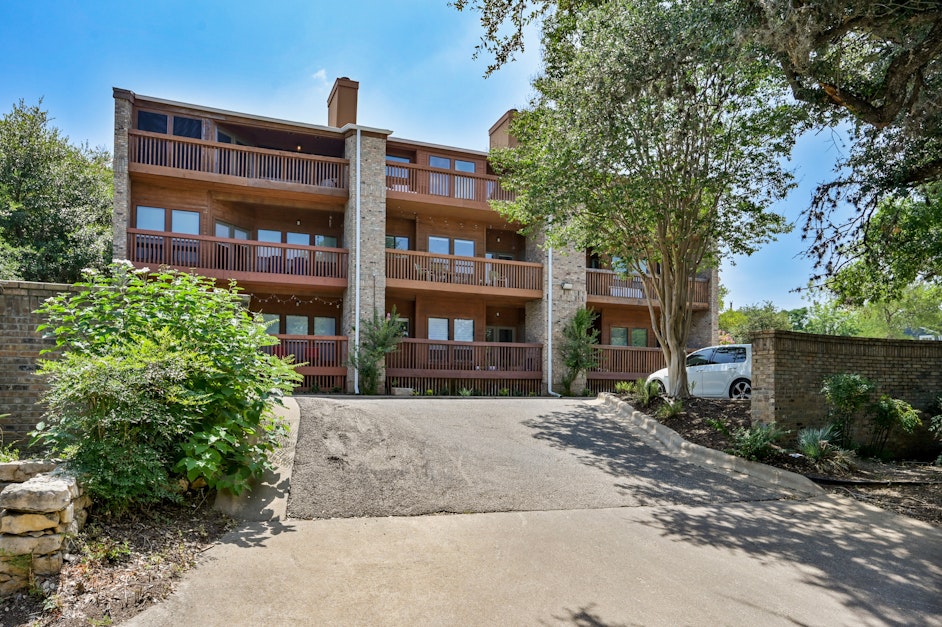 1406 Windsor Road 303, Austin, TX 78703, Presented by Betsy Richter